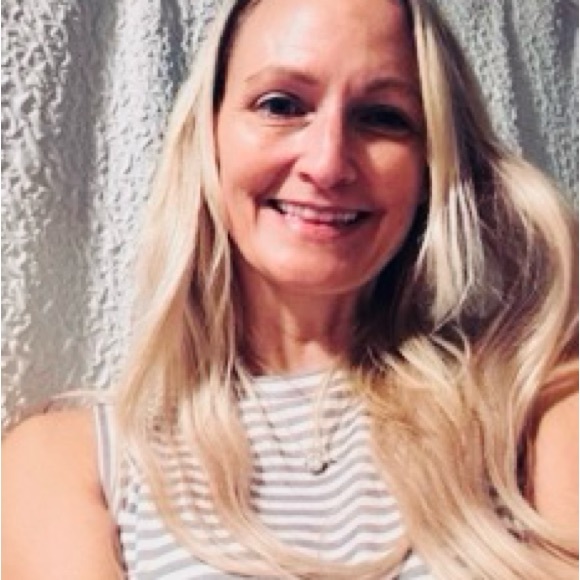 Meet your Posher, Cori - Picture 1 of 2